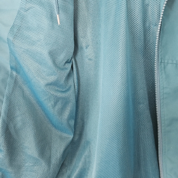 M Volcom Windbreaker - Picture 4 of 8